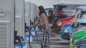 Đề xuất gia hạn thuế suất thuế tiêu thụ đặc biệt với xe ô tô điện đến hết năm 2030缩略图