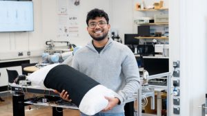 Vỏ gối thông minh đánh thức người khiếm thính khi có sự cố ban đêm缩略图