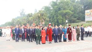 Tổng Bí thư Chủ tịch nước Tô Lâm dâng hương tưởng niệm các Vua Hùng缩略图