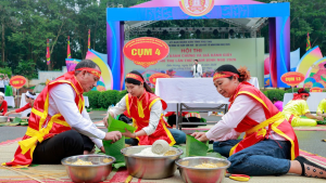 Hội thi gói nấu bánh chưng và giã bánh giầy lan tỏa giá trị truyền thống dịp Giỗ Tổ缩略图