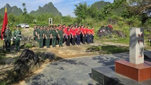 Cao Bằng Bộ đội biên phòng tuyên truyền pháp lý biên giới tại mốc 835缩略图