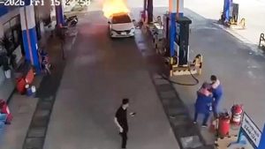 Khoảnh khắc sinh tử bị bỏ lỡ trong vụ cháy ô tô ở Đà Nẵng缩略图